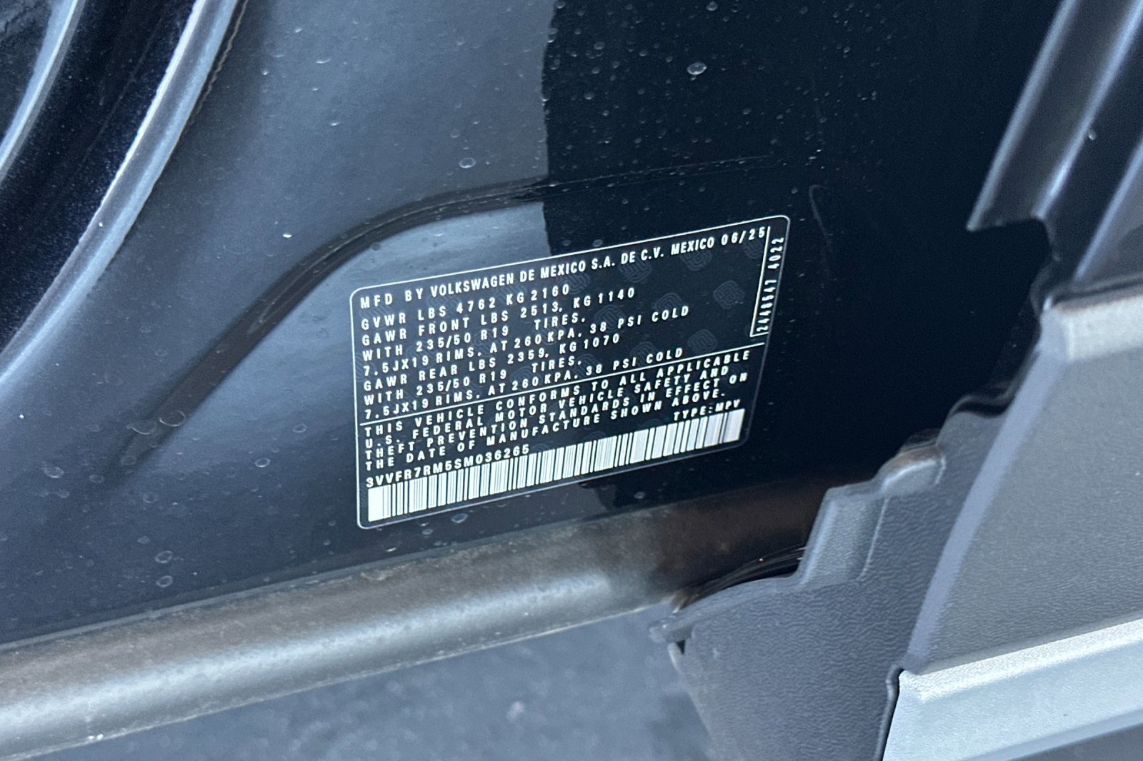 New 2025 Volkswagen Tiguan SE image 28