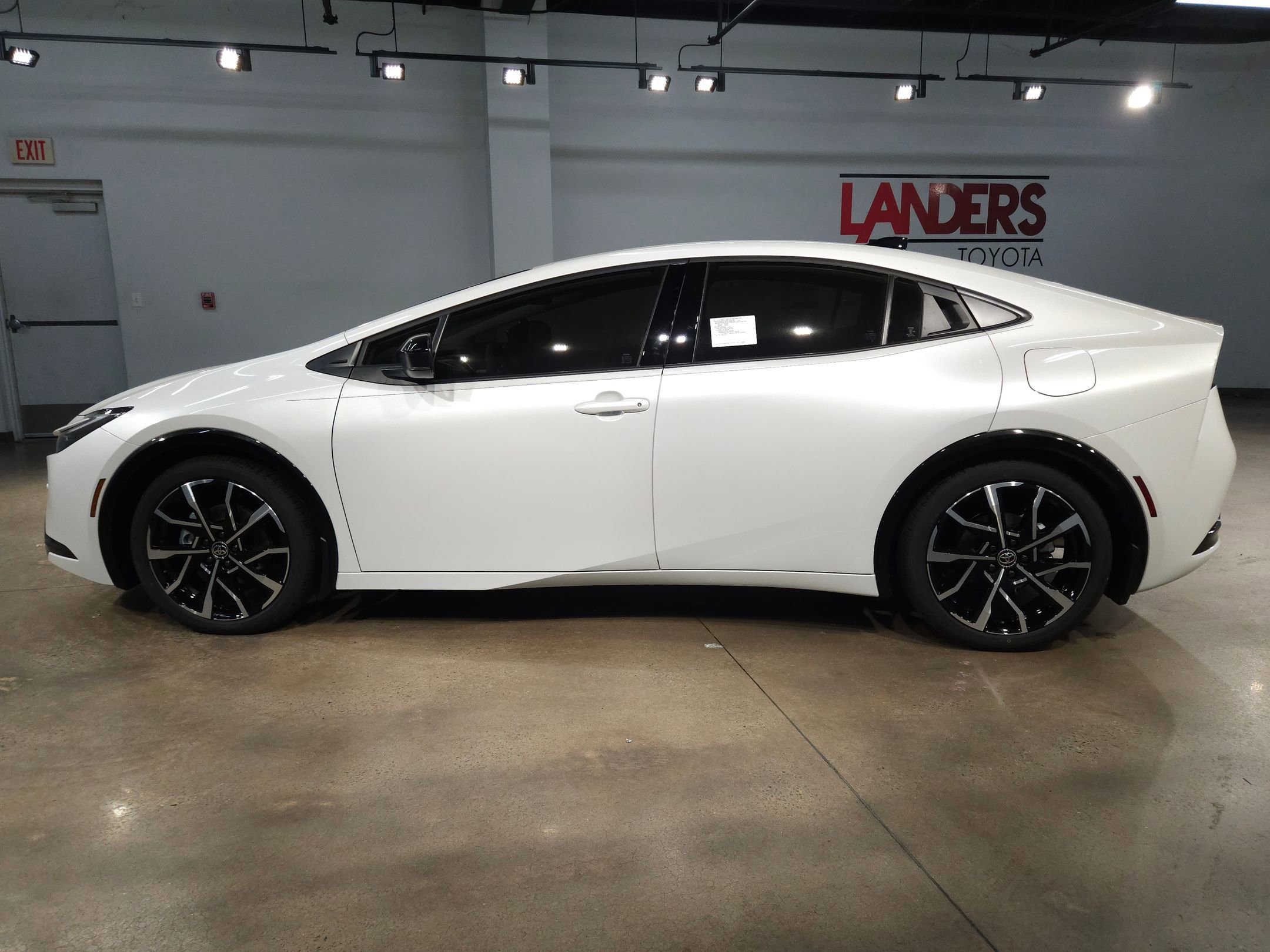 New 2026 Toyota Prius Plug-In Hybrid image 4