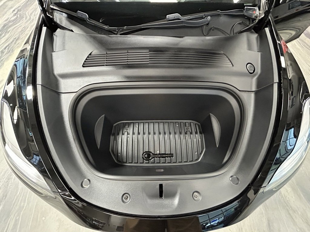 Used 2020 Tesla Model Y Long Range image 52