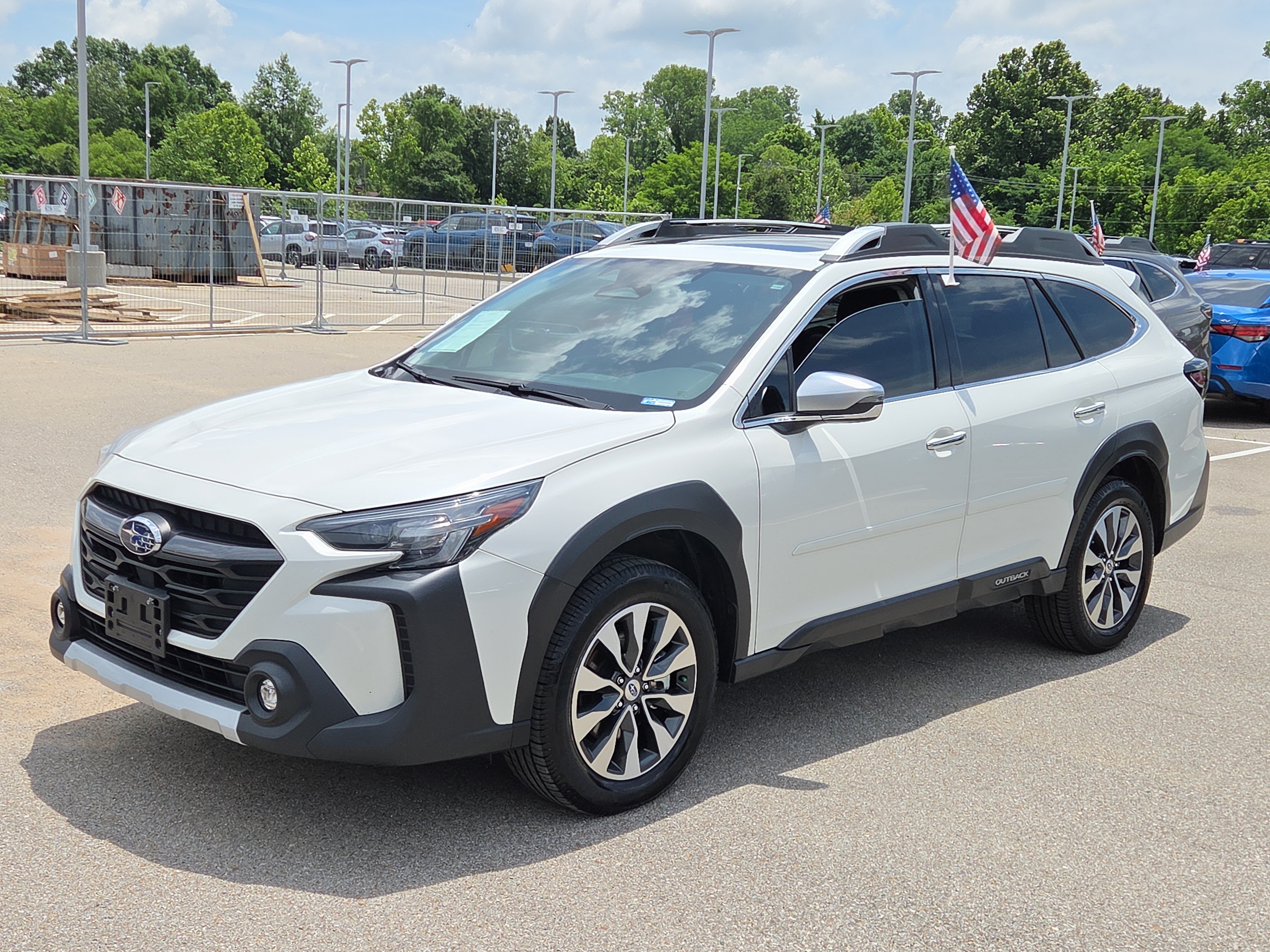 Used 2023 Subaru Outback Touring AWD/4WD image 7