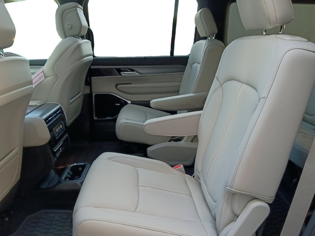 New 2026 Jeep Grand Wagoneer L Limited AWD/4WD image 22