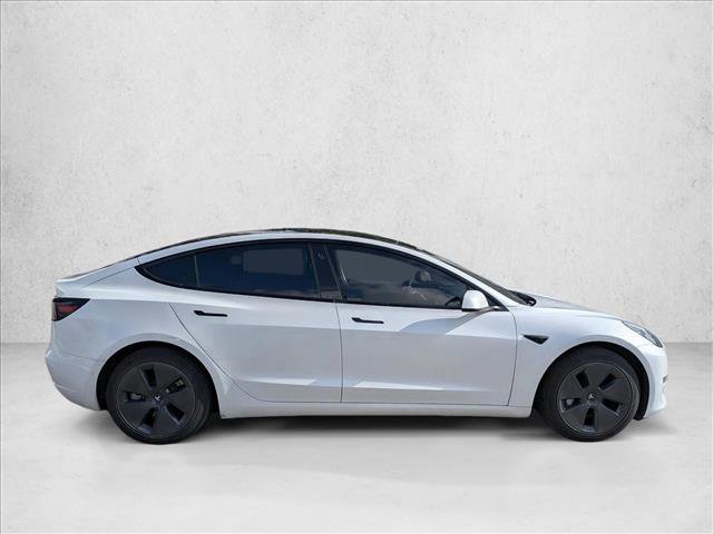 Used 2022 Tesla Model 3 Standard Range image 2