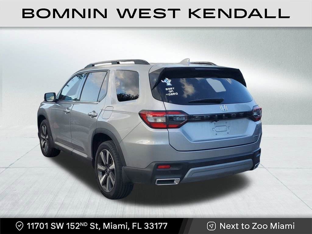 Used 2023 Honda Pilot Touring image 5
