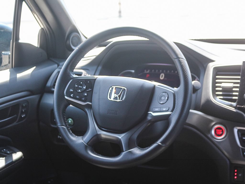 Certified 2025 Honda Passport EX-L image 16