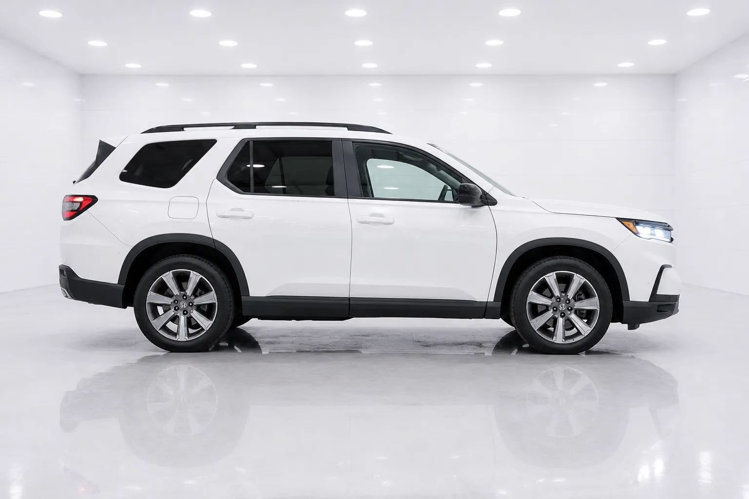 Used 2025 Honda Pilot Sport image 6