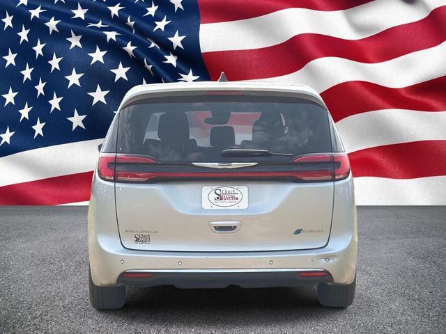 Used 2024 Chrysler Pacifica Limited FWD image 6