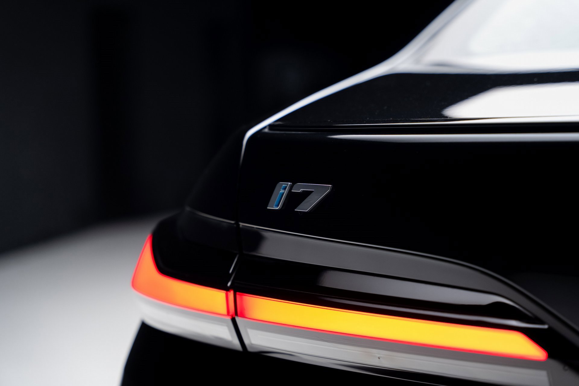 Used 2023 BMW i7 xDrive60 w/ Executive Package 2 image 30