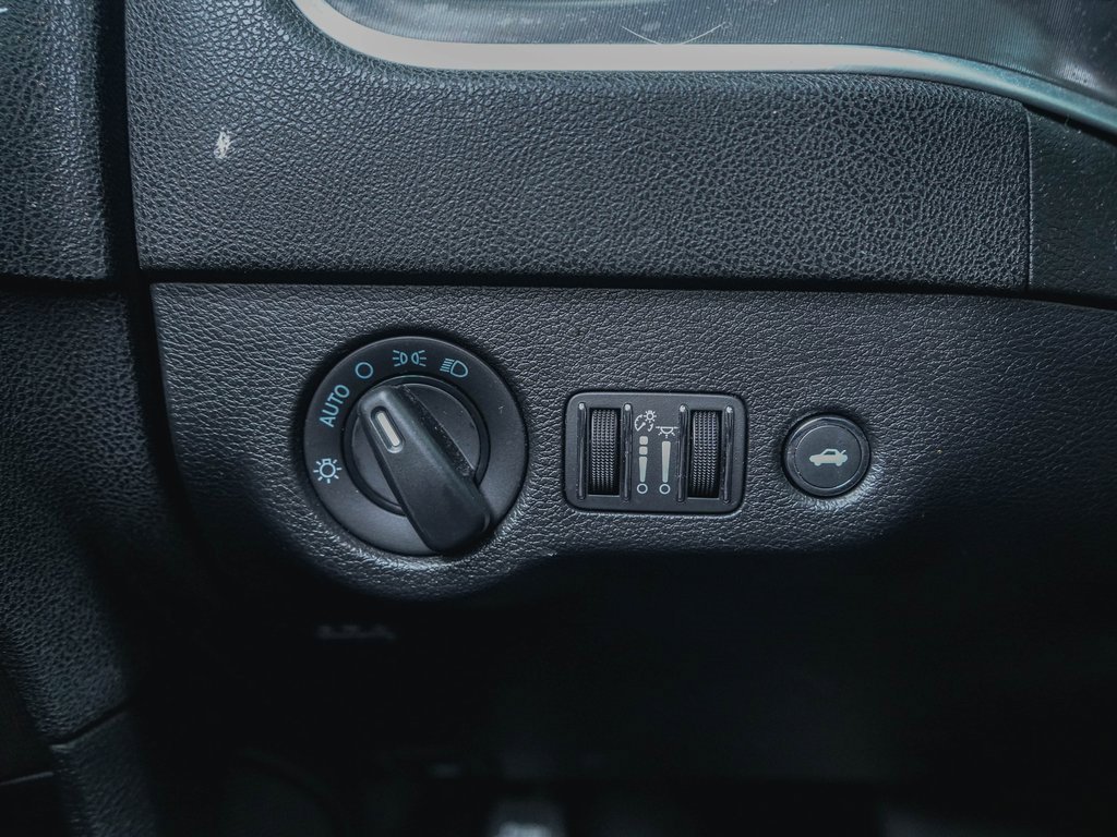 Used 2021 Dodge Charger SXT w/ Blacktop Package image 15