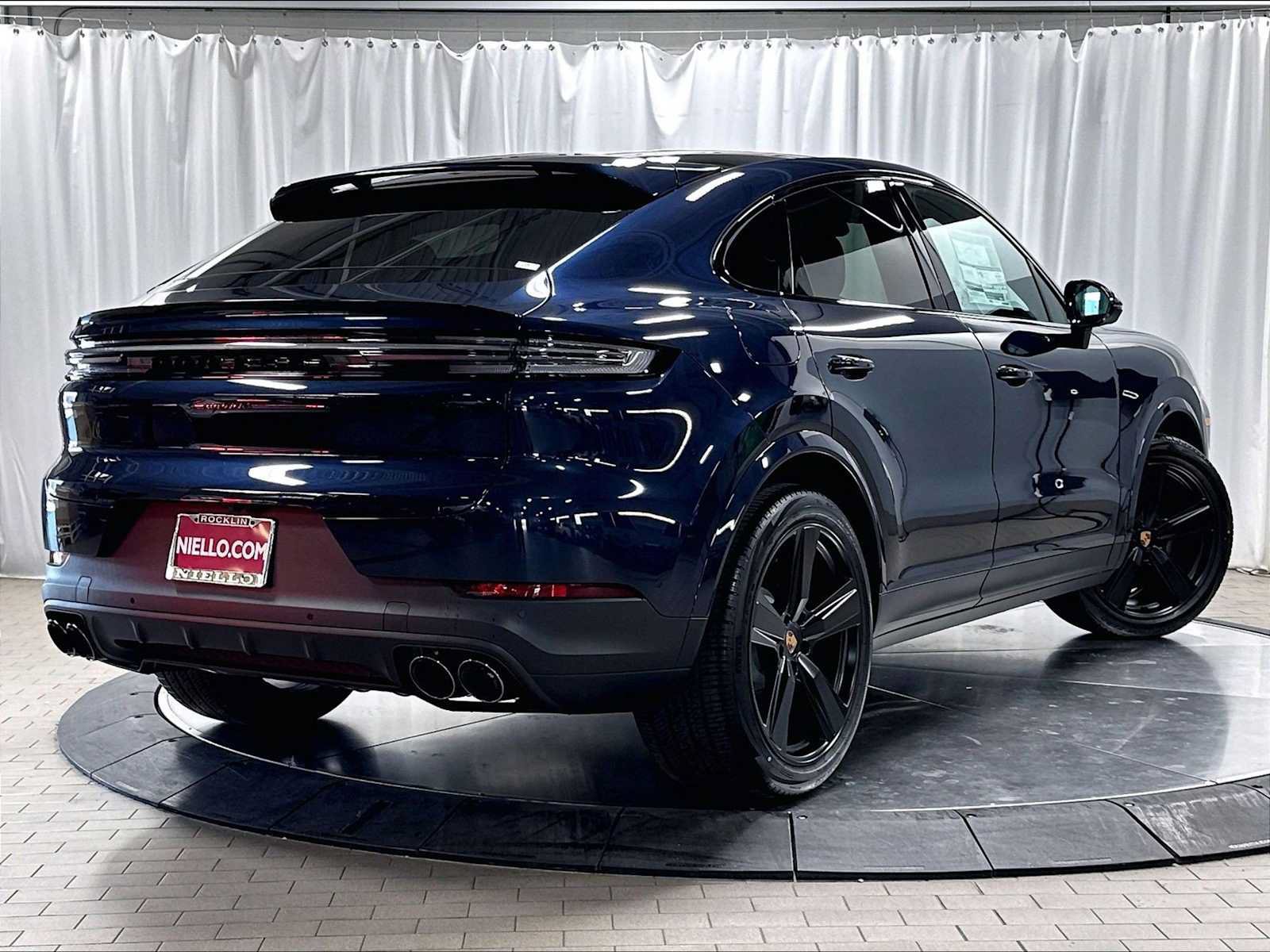 New 2026 Porsche Cayenne Coupe AWD/4WD image 7