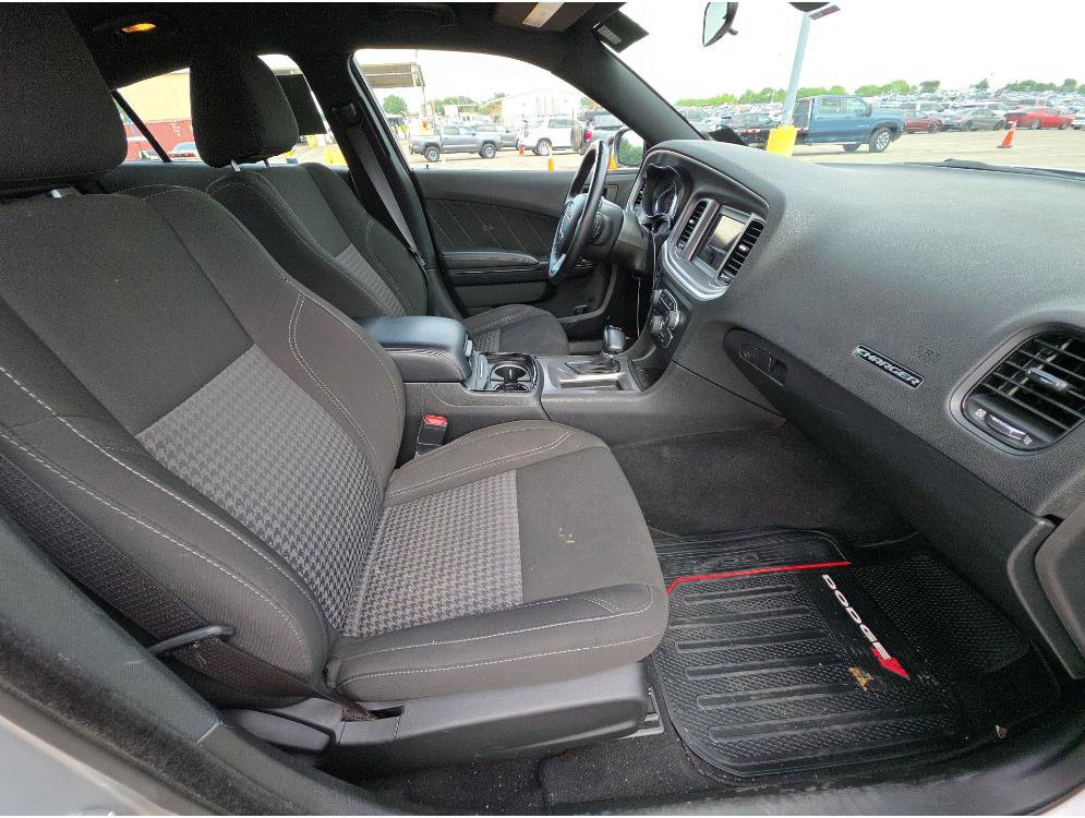 Used 2022 Dodge Charger SXT w/ Blacktop Package RWD image 8