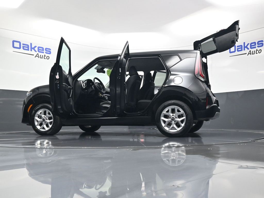Certified 2024 Kia Soul LX w/ Option Group 015 image 56