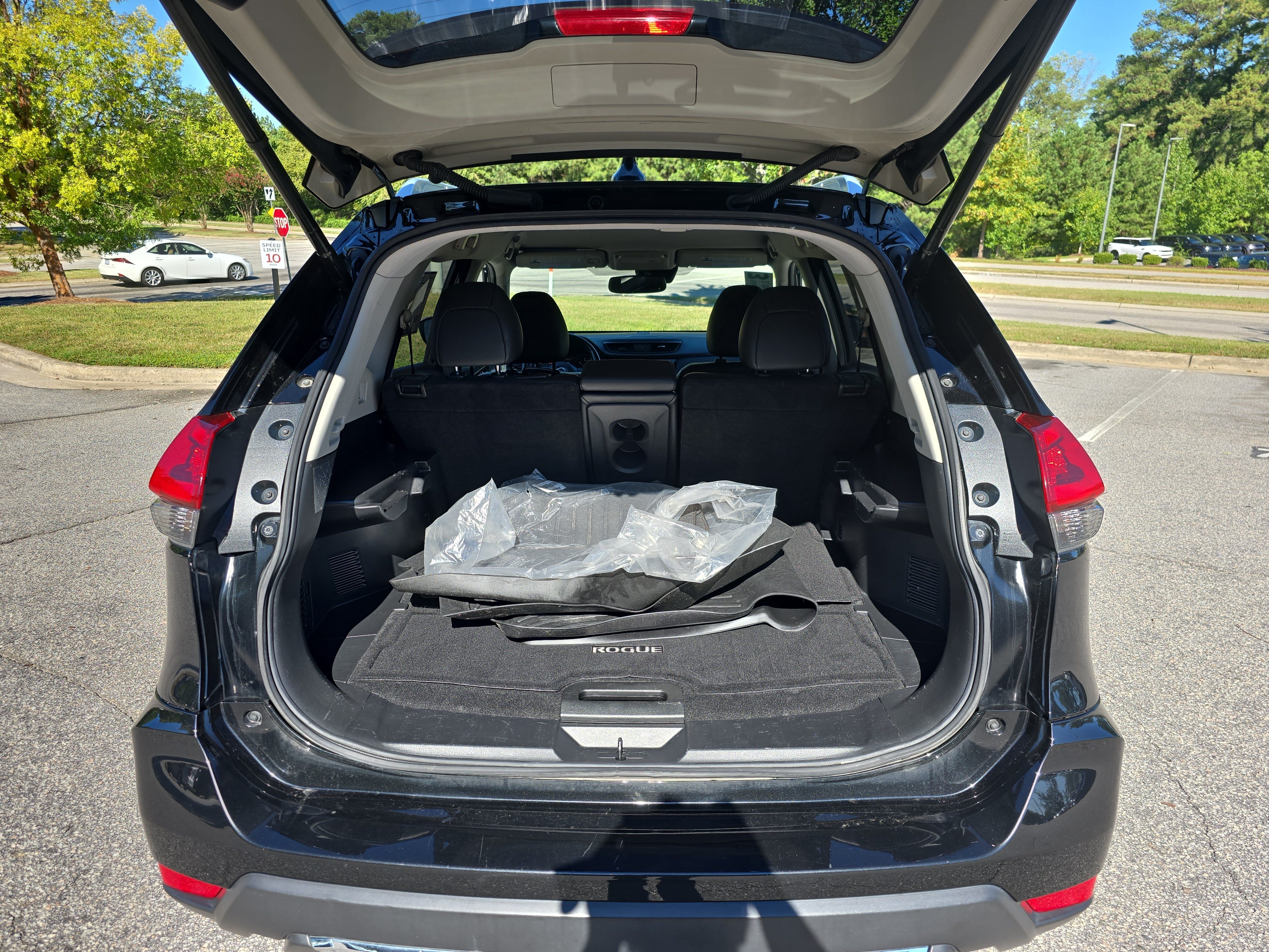 Used 2018 Nissan Rogue SL AWD/4WD image 12