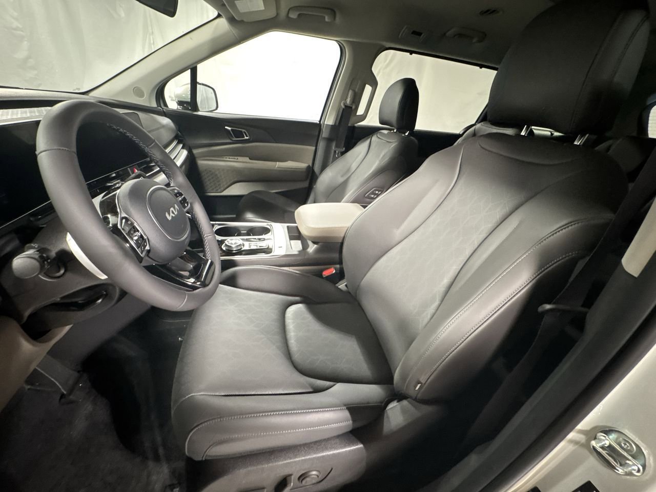 New 2026 Kia Carnival EX image 16