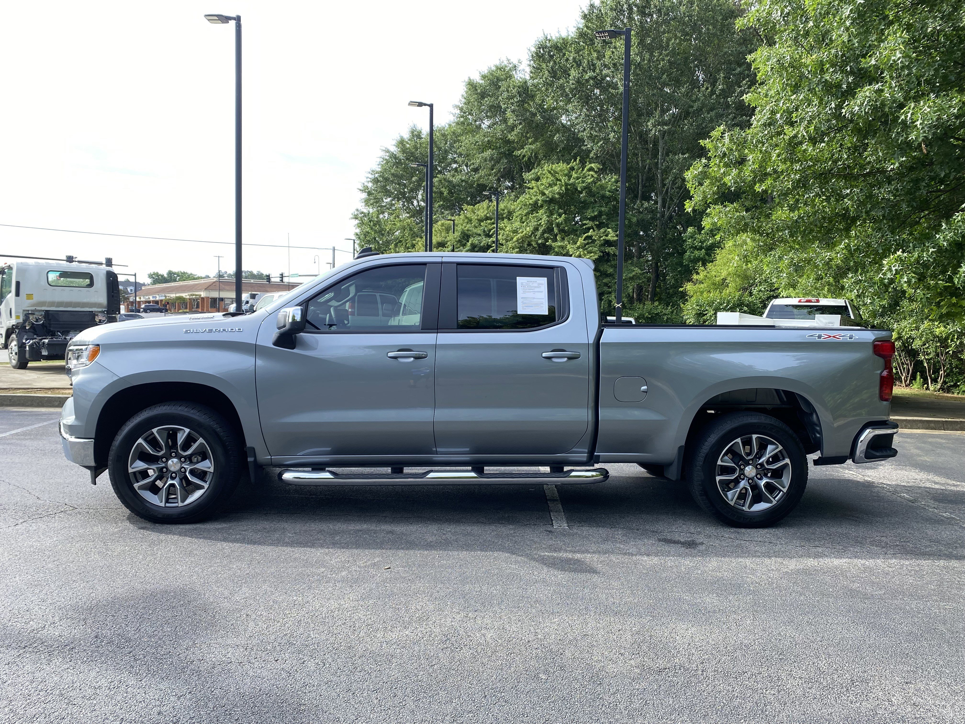 Used 2025 Chevrolet Silverado 1500 LT AWD/4WD image 6