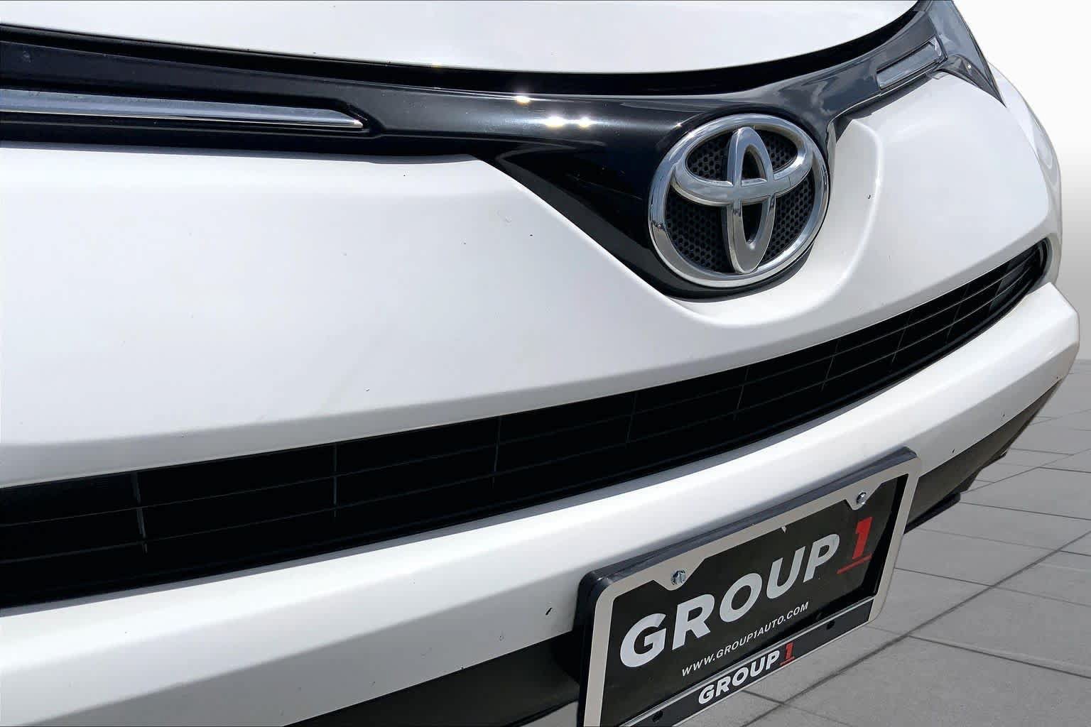 Used 2016 Toyota RAV4 LE FWD image 29