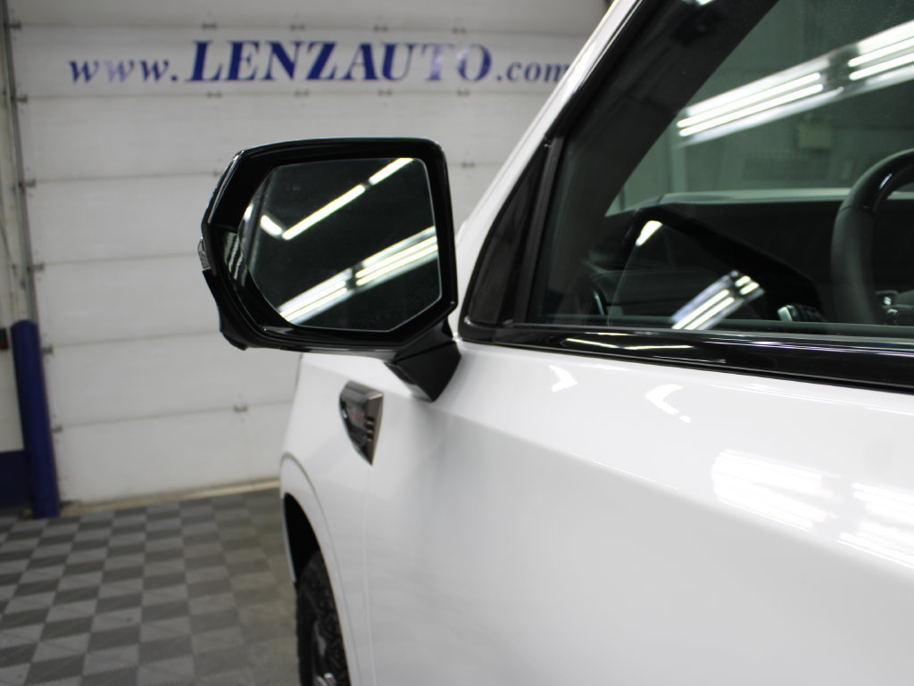 Used 2026 GMC Yukon AT4 Ultimate w/ LPO, Floor Liner Package AWD/4WD image 80