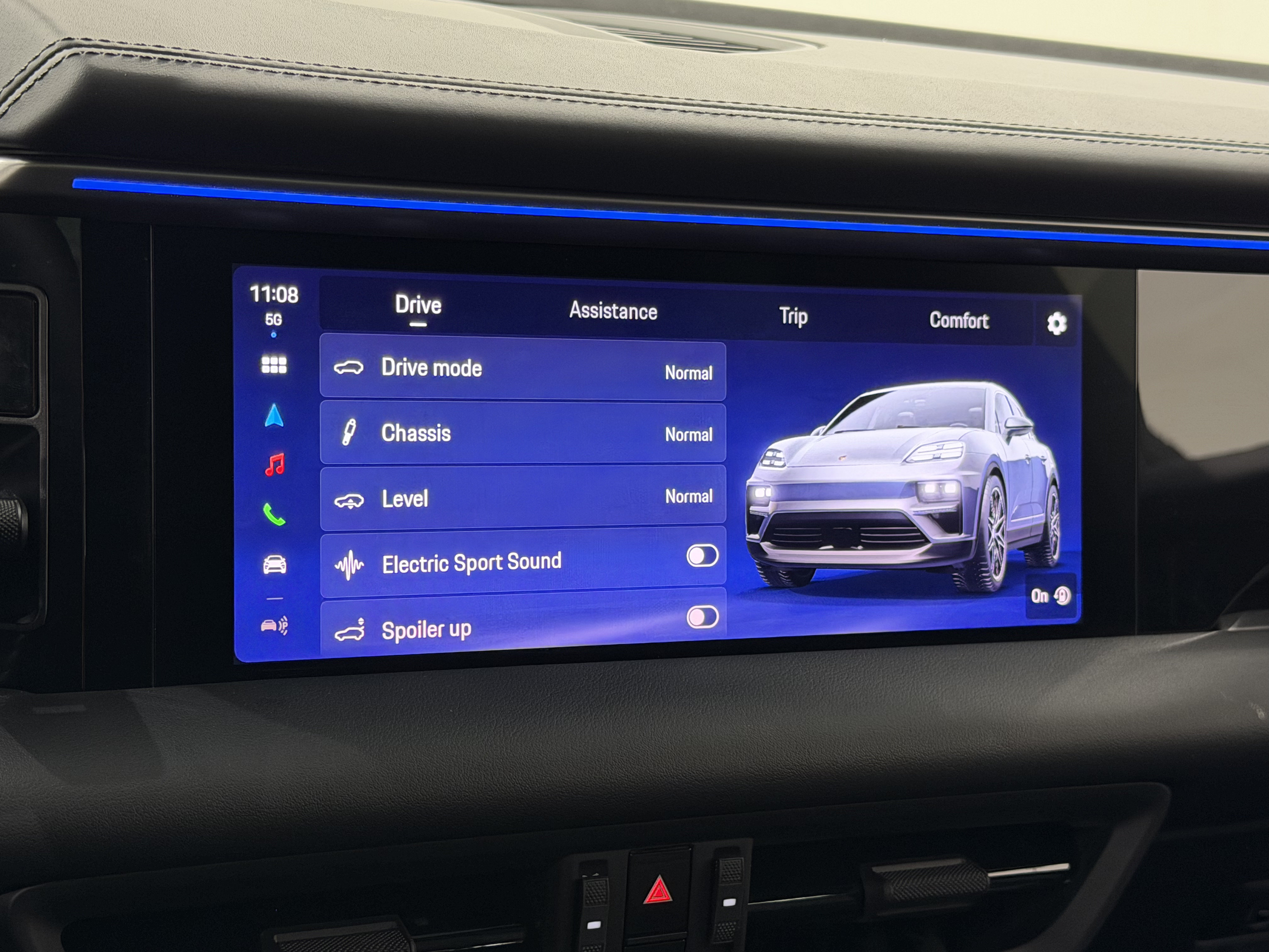 Certified 2025 Porsche Macan Electric RWD image 43