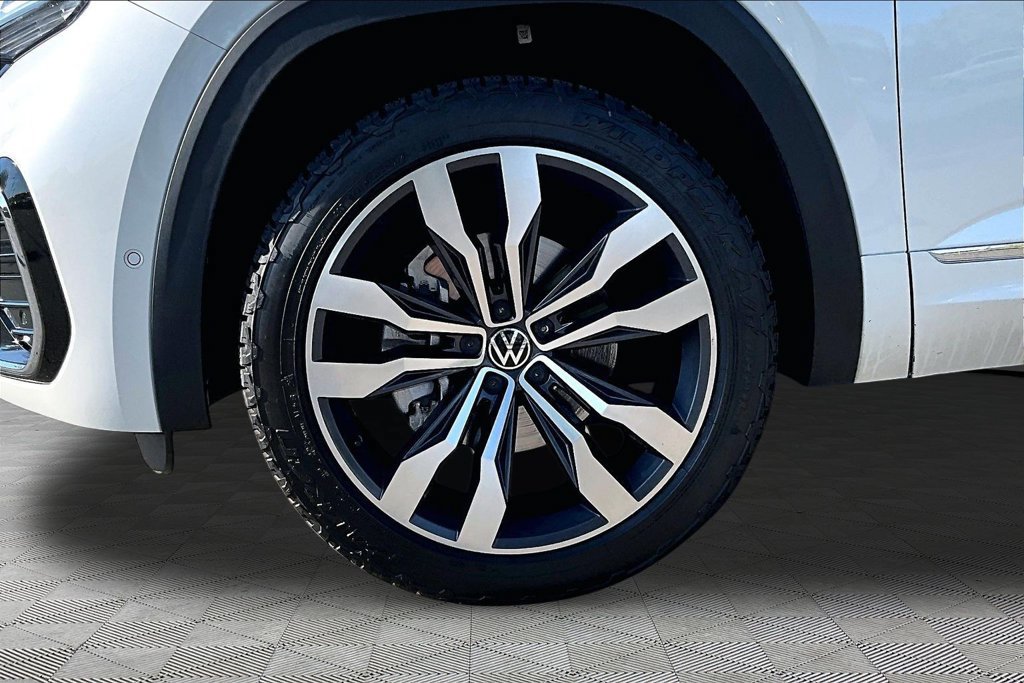Used 2022 Volkswagen Atlas Cross Sport SEL Premium R-Line AWD/4WD image 22