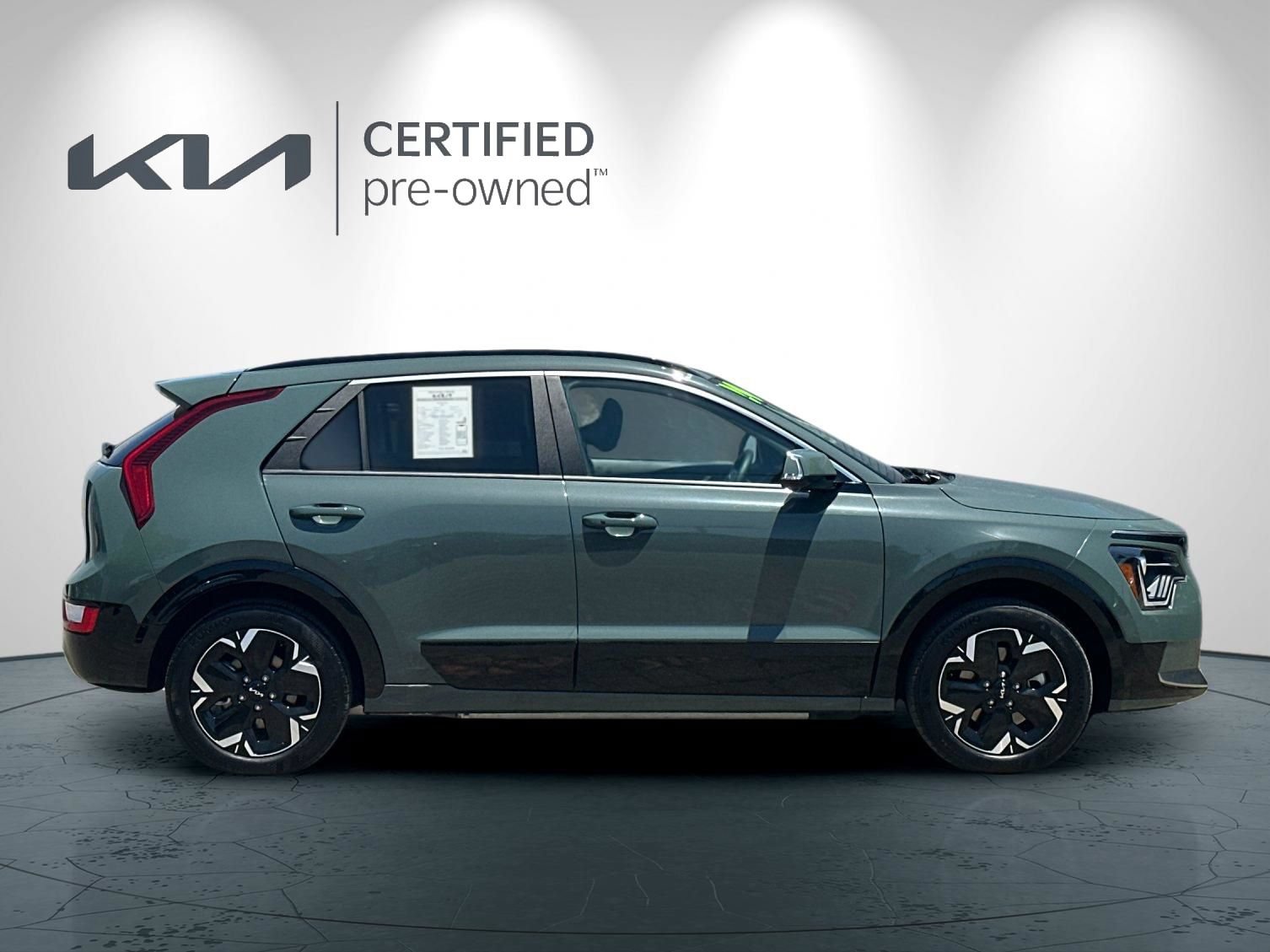 Certified 2024 Kia Niro Wind FWD image 3