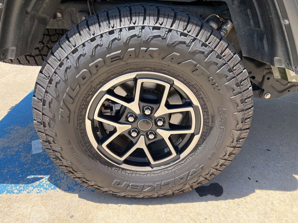 Used 2024 Jeep Gladiator Rubicon AWD/4WD image 5