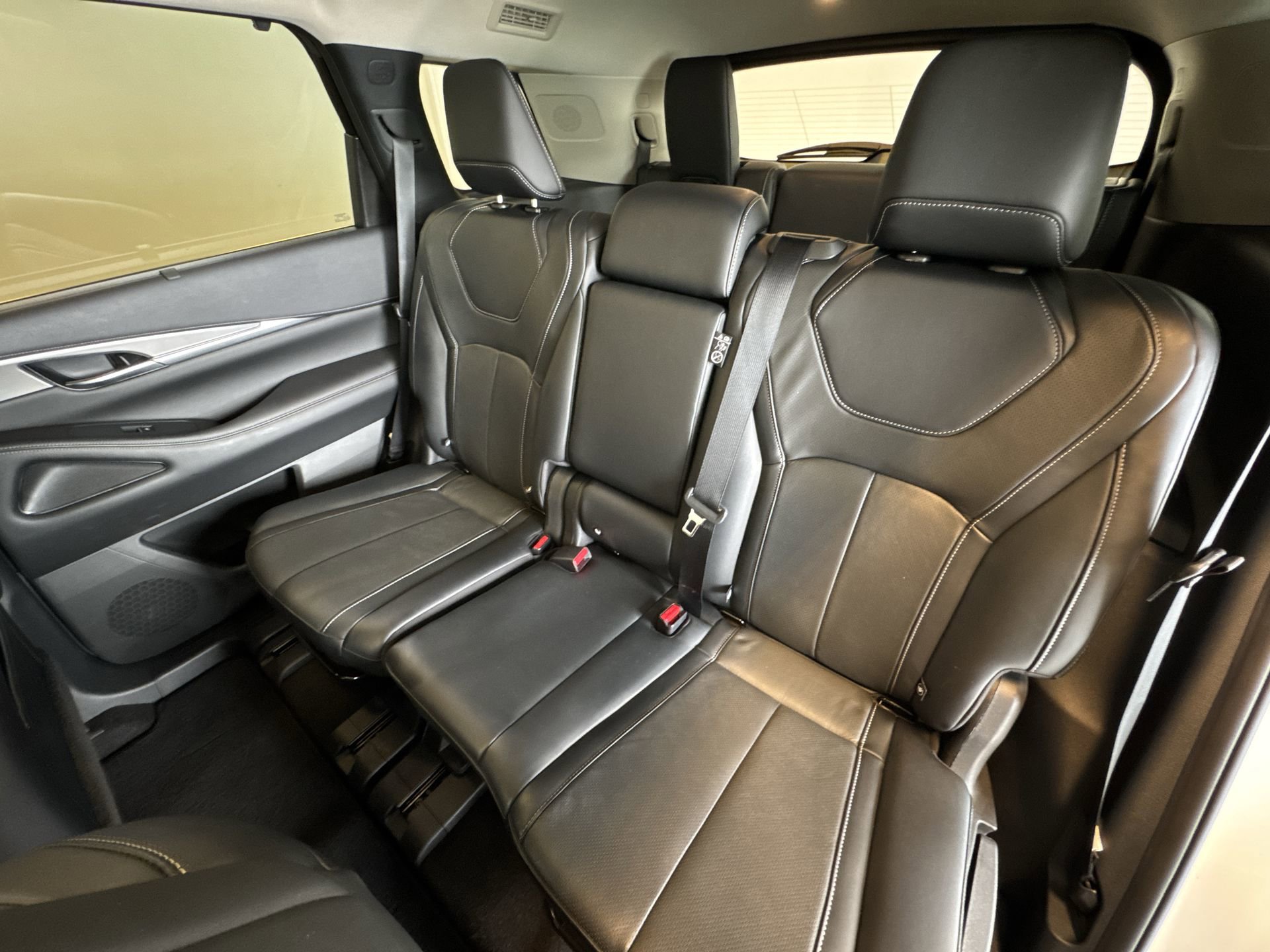 Certified 2023 INFINITI QX60 Luxe w/ Cargo Package AWD/4WD image 23