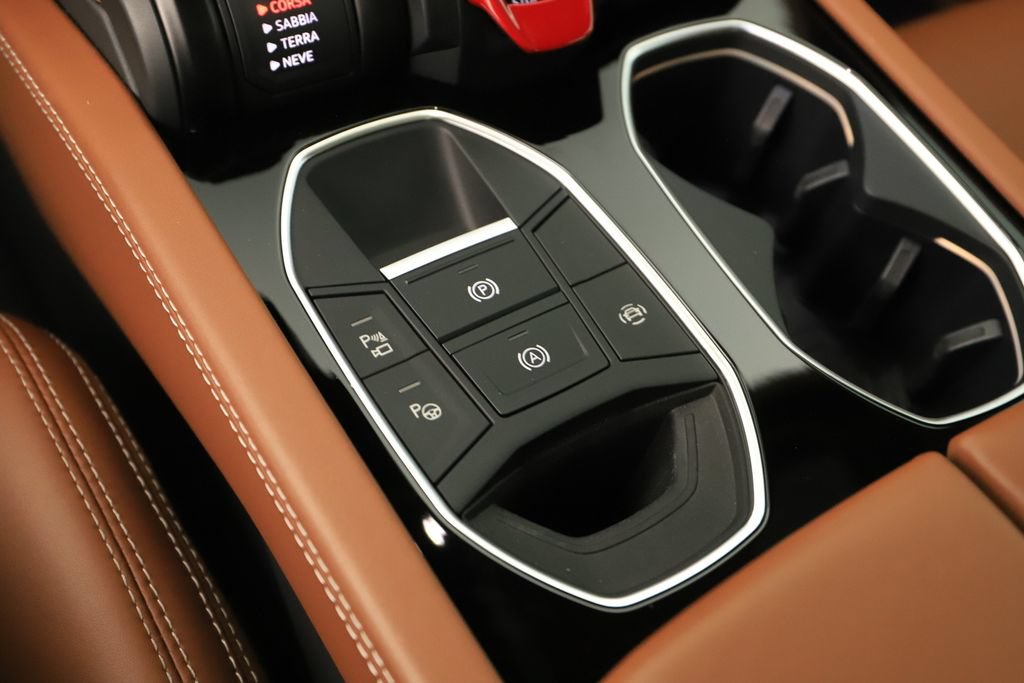 Used 2025 Lamborghini Urus SE AWD/4WD image 33