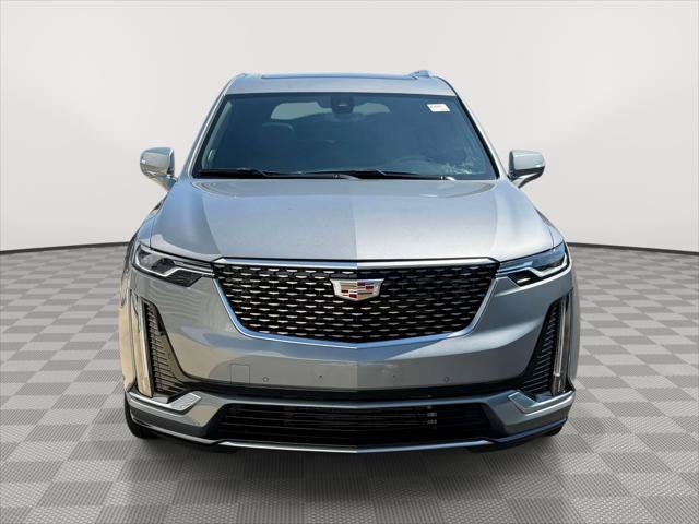 Used 2025 Cadillac XT6 Premium Luxury AWD/4WD image 2