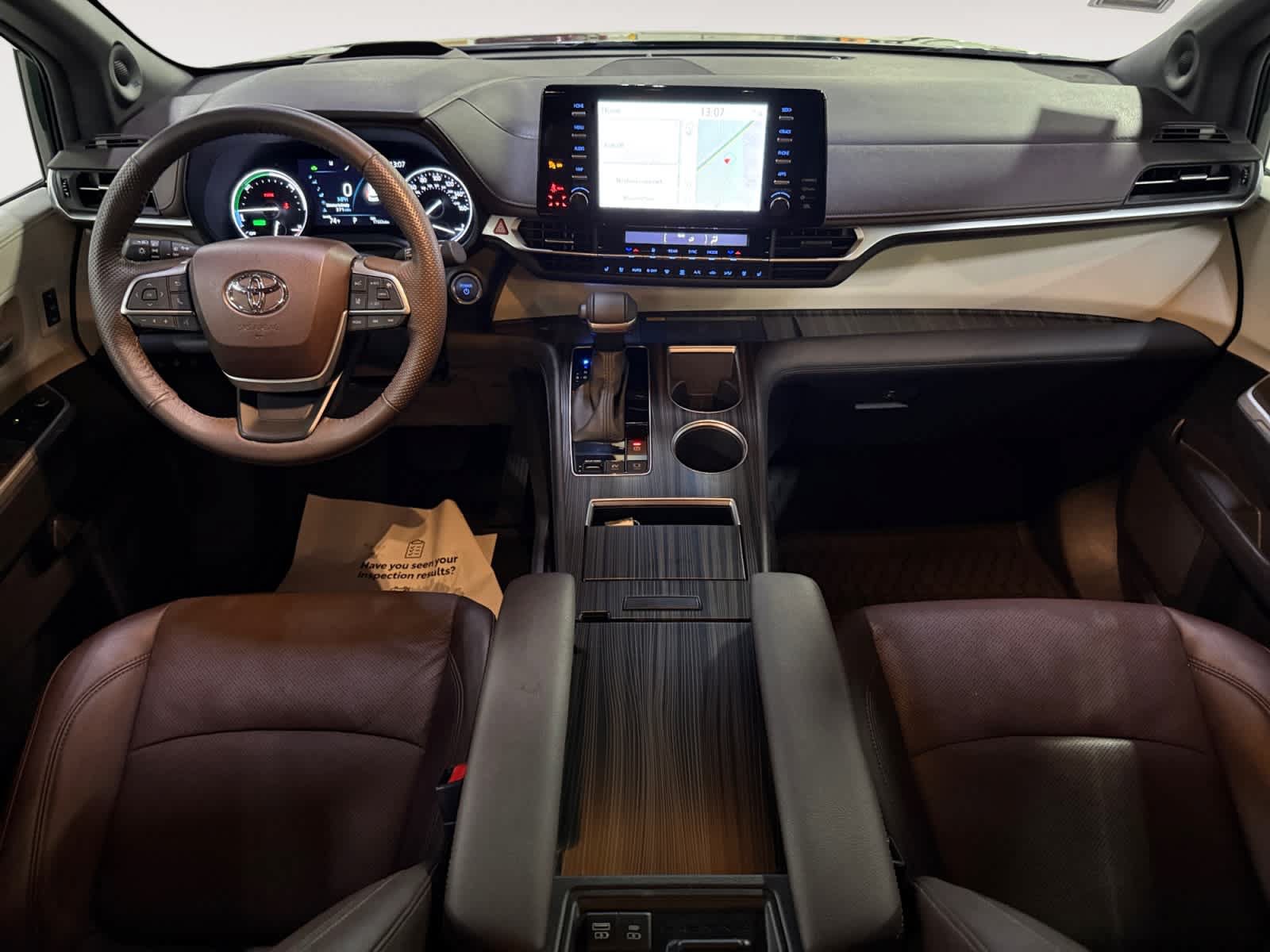 Used 2023 Toyota Sienna Platinum AWD/4WD image 17