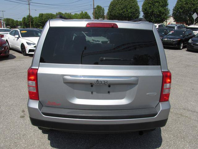Used 2016 Jeep Patriot Latitude FWD image 4
