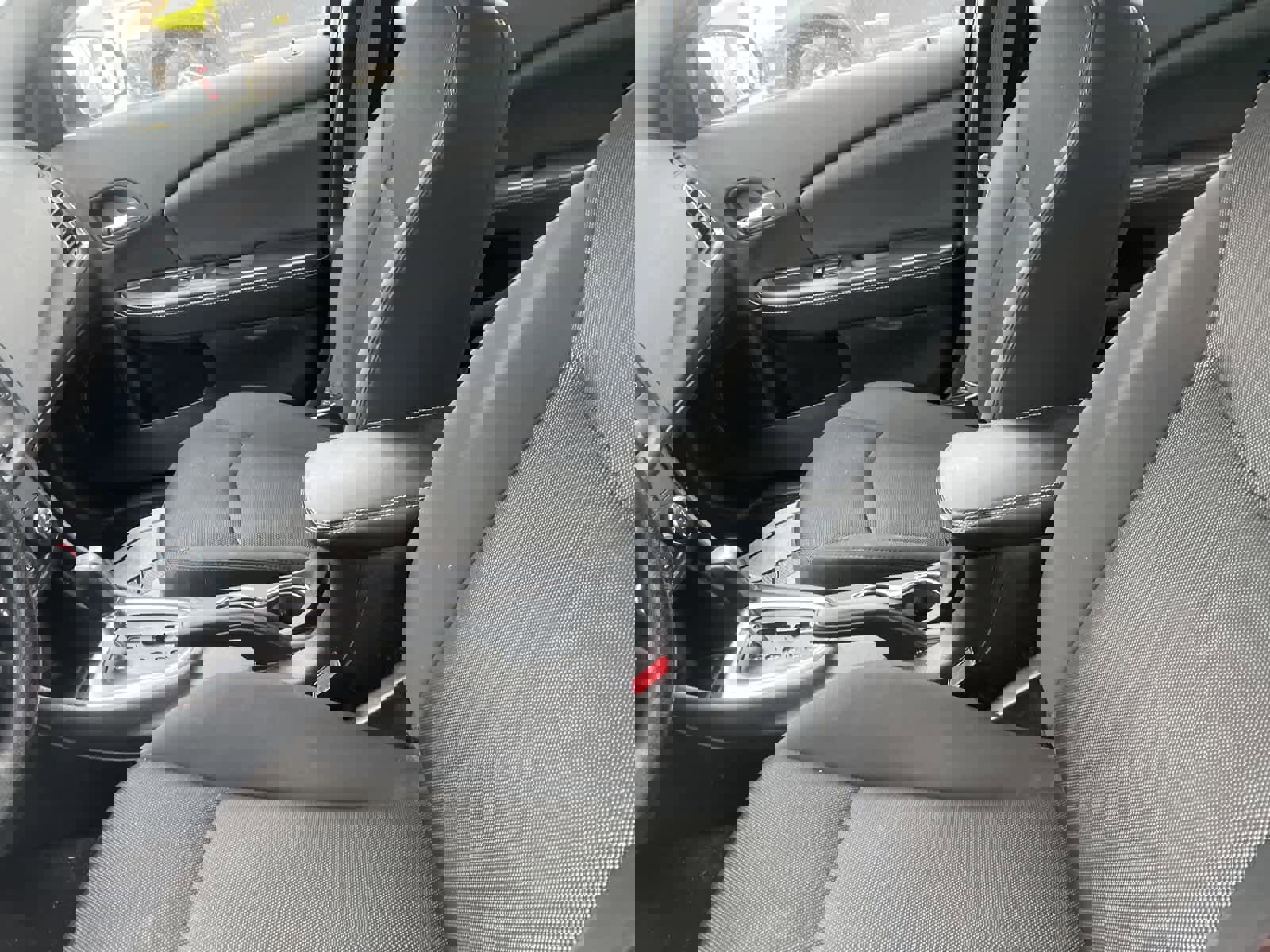 Used 2013 Dodge Avenger SE image 25