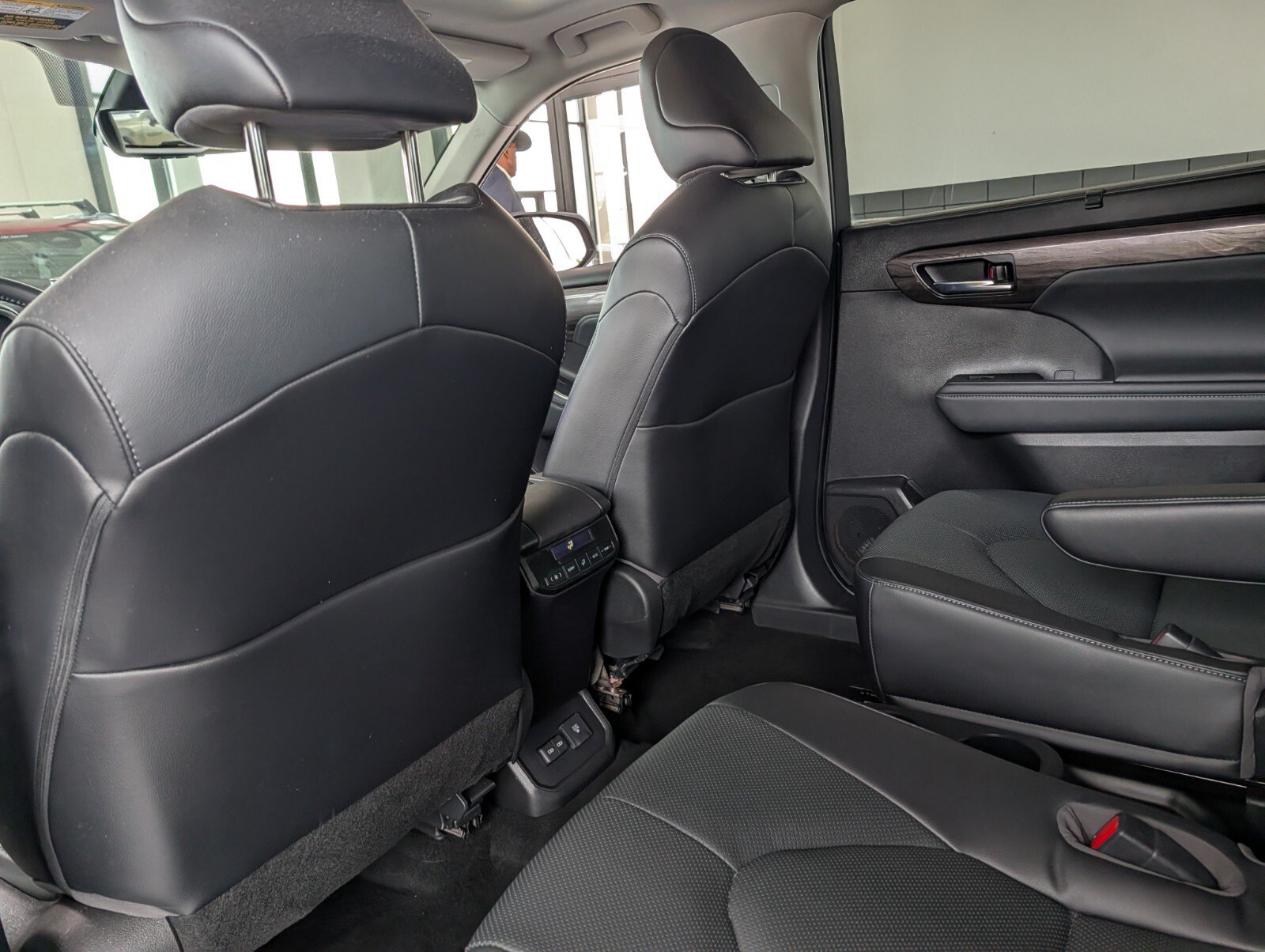 Used 2023 Toyota Highlander Limited AWD/4WD image 13