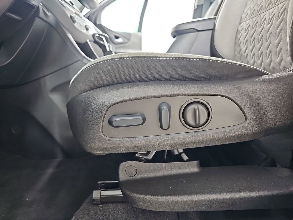 Certified 2024 Chevrolet Equinox LS w/ LS Convenience Package image 34