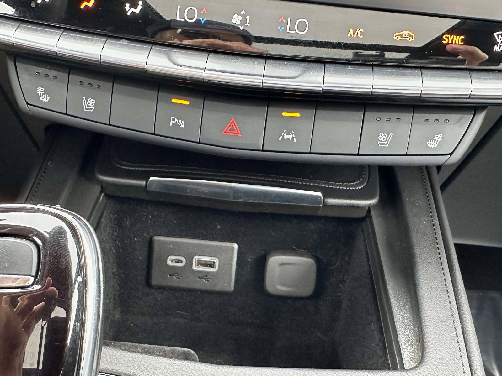 Used 2025 Cadillac XT4 Sport image 14