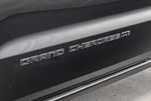 Used 2022 Jeep Grand Cherokee Laredo X AWD/4WD image 12