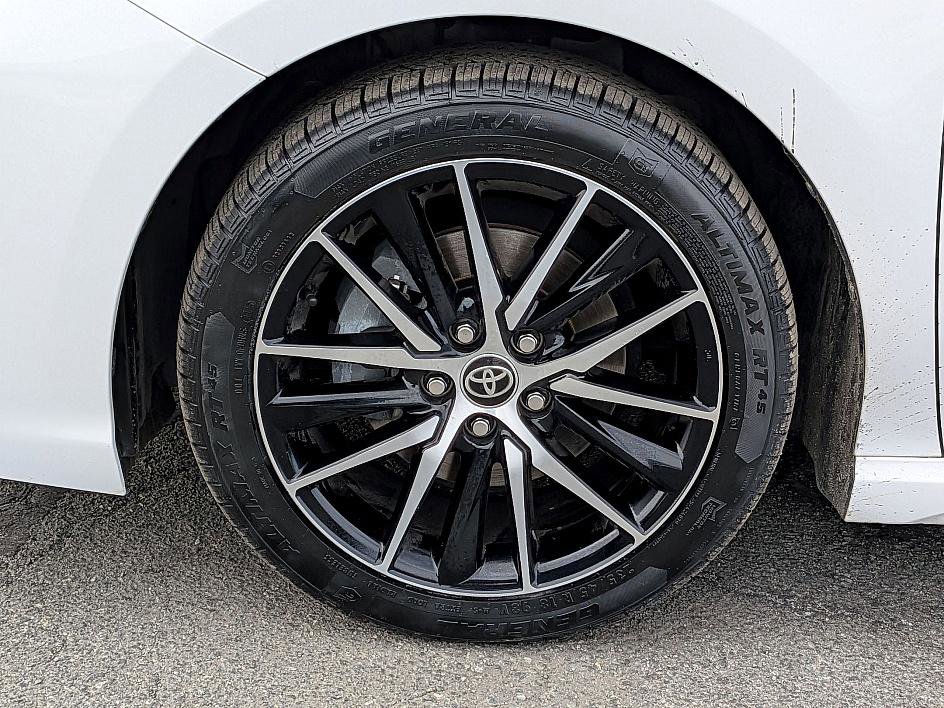 Used 2022 Toyota Camry SE image 12