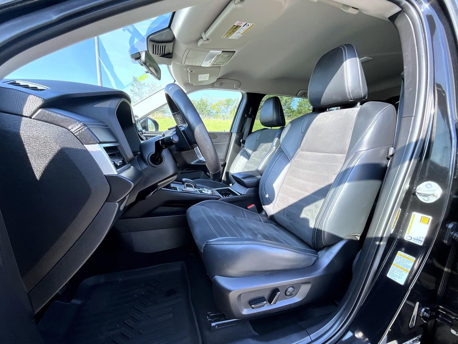 Used 2022 Mitsubishi Outlander SE image 11