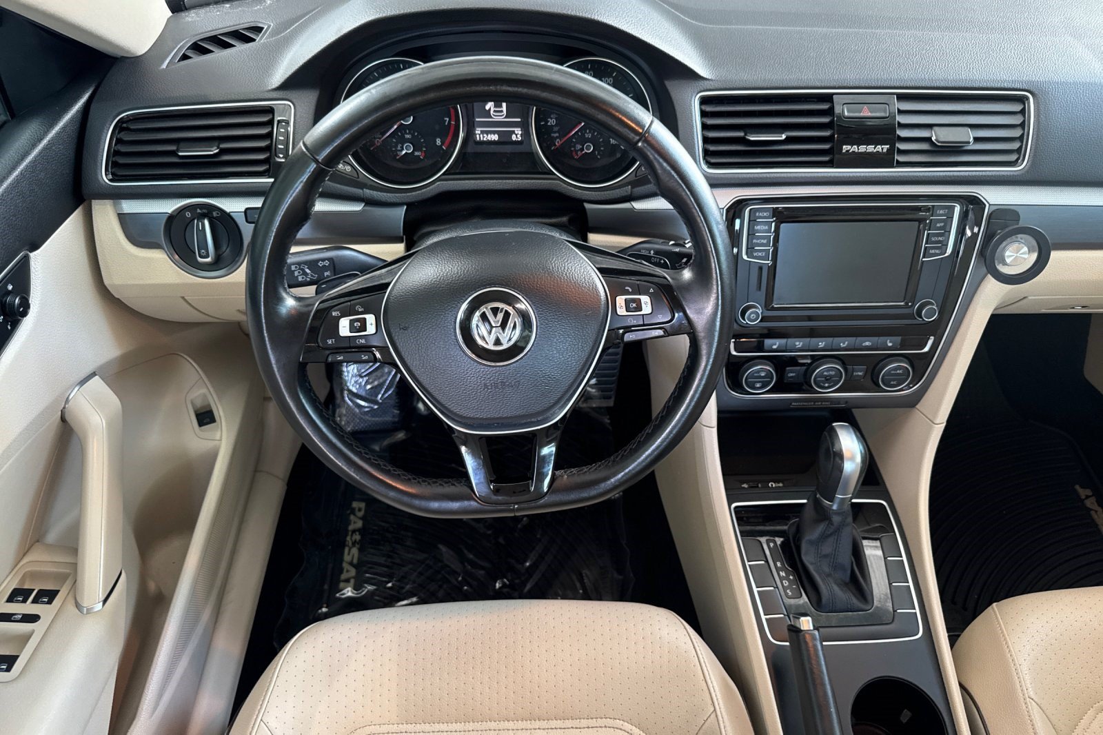 Used 2018 Volkswagen Passat 2.0T R-Line FWD image 18