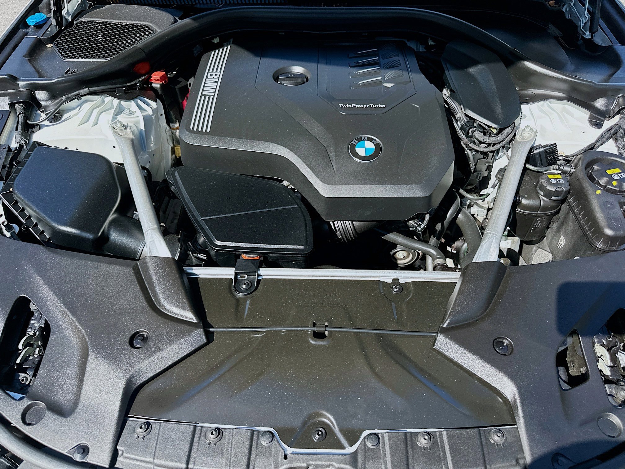 Used 2023 BMW 530i w/ Premium Package image 34