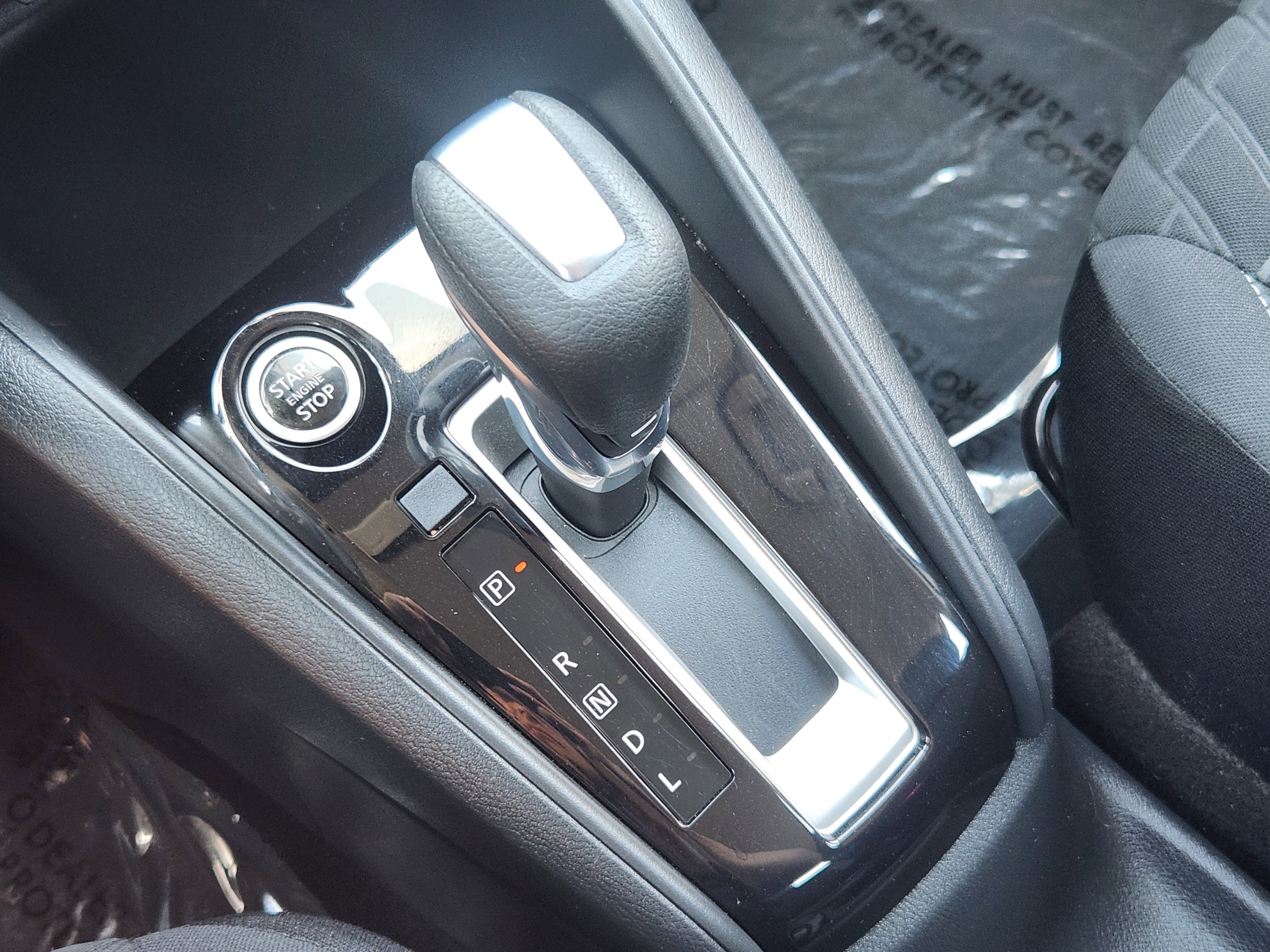 Used 2021 Nissan Kicks S image 20