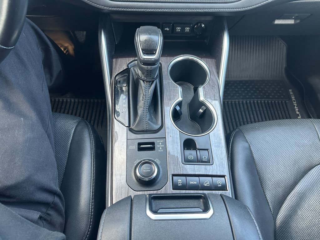 Used 2020 Toyota Highlander Platinum AWD/4WD image 19