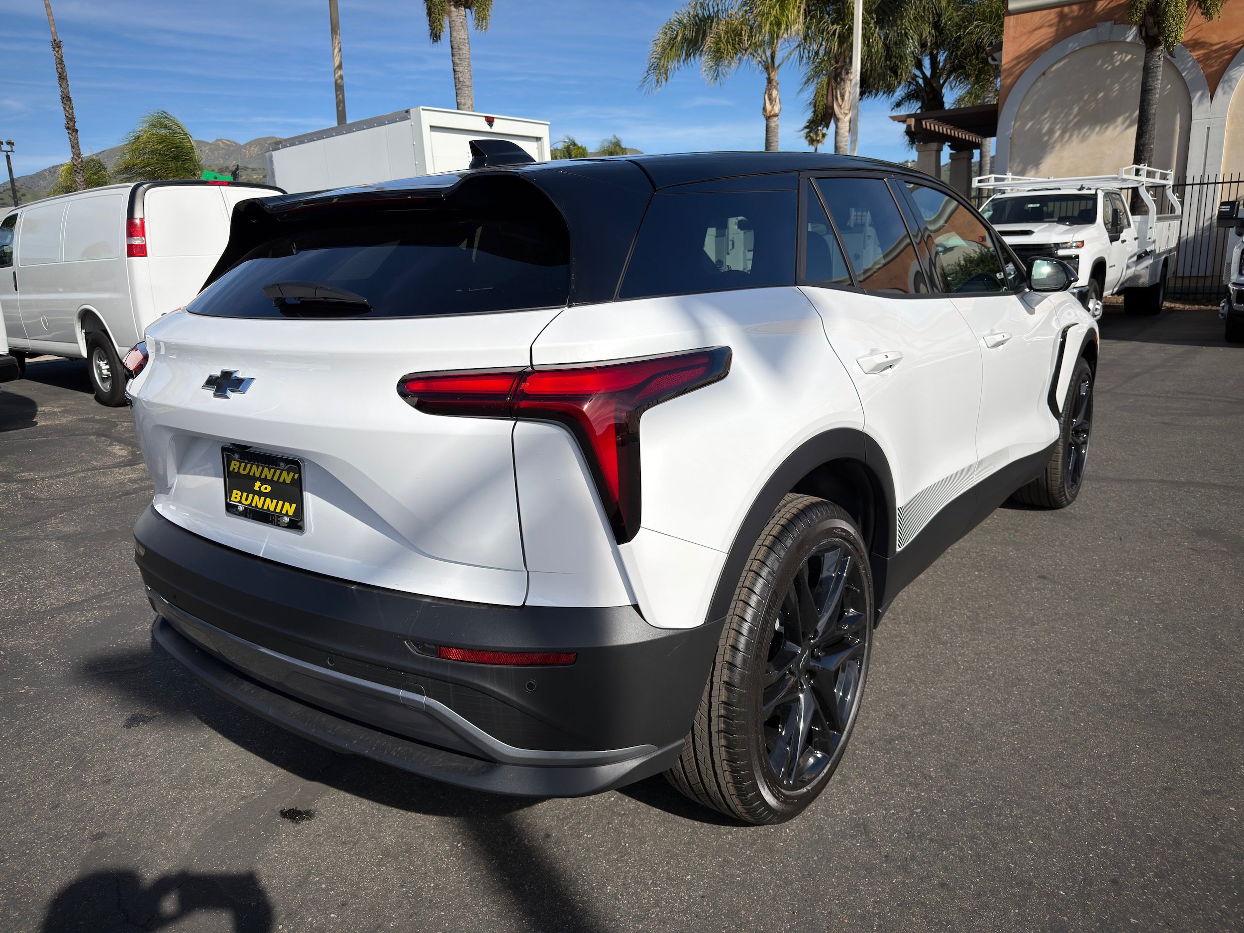 New 2026 Chevrolet Blazer EV LT w/ LPO, Blackout Package FWD image 8