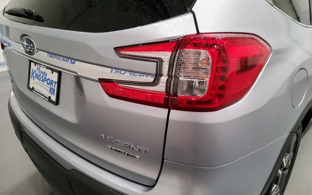 Used 2024 Subaru Ascent Limited w/ Technology Package image 13