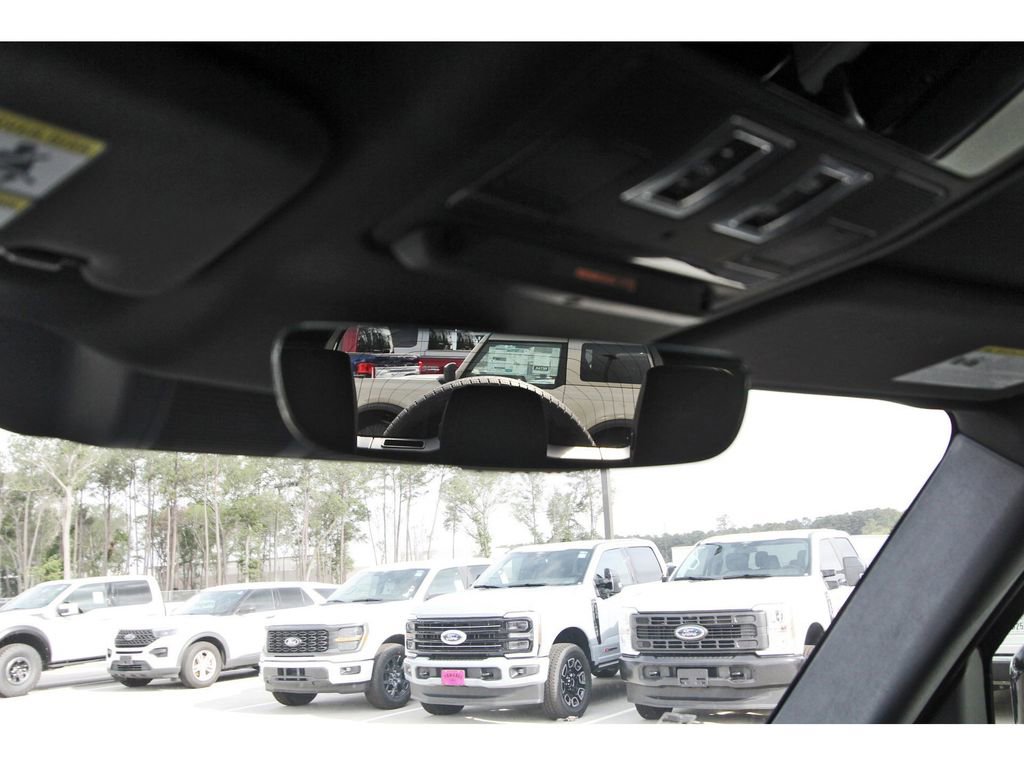 Used 2023 Land Rover Defender 110 X-Dynamic SE image 22