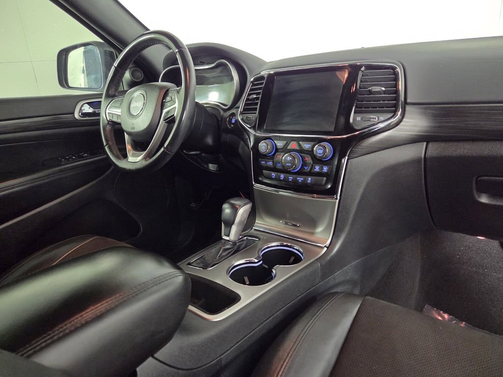 Certified 2019 Jeep Grand Cherokee Laredo w/ Laredo X Package image 31