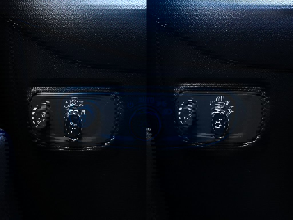 Used 2021 Chevrolet Equinox LT image 31