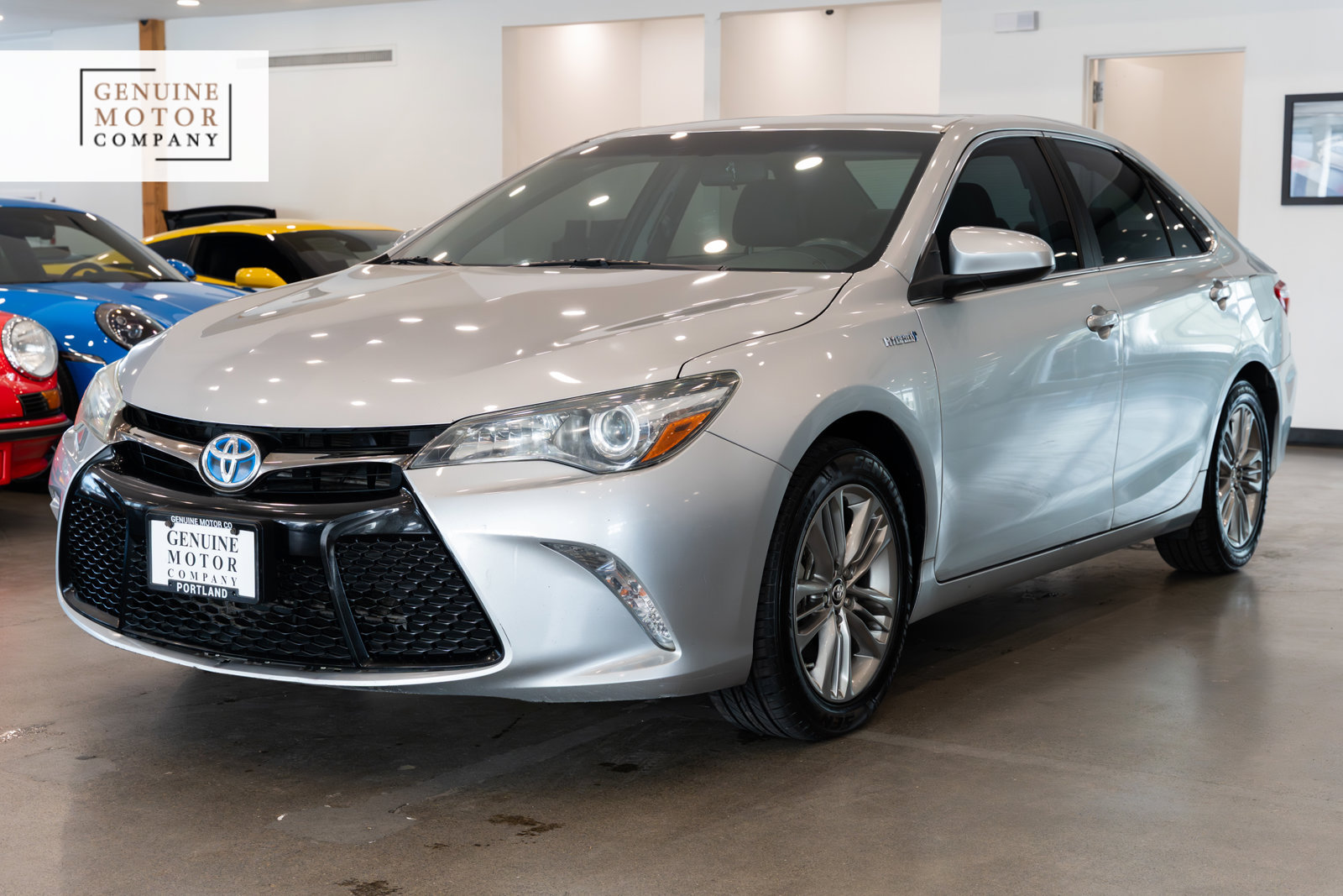 Used 2016 Toyota Camry SE w/ Moonroof Package