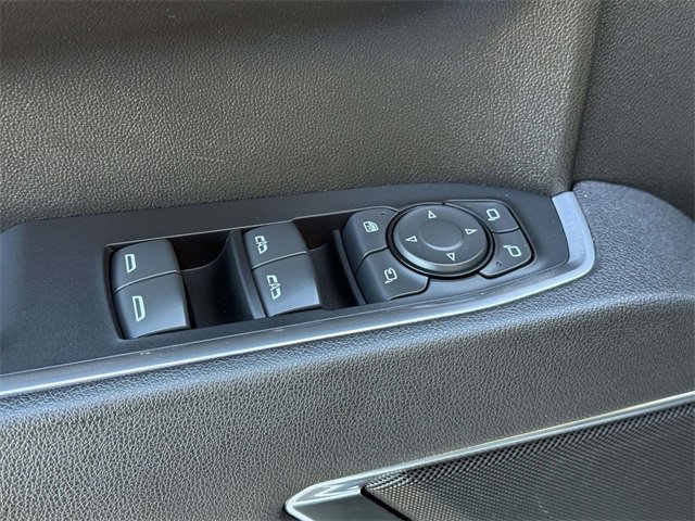 Certified 2025 GMC Sierra 1500 SLT image 9