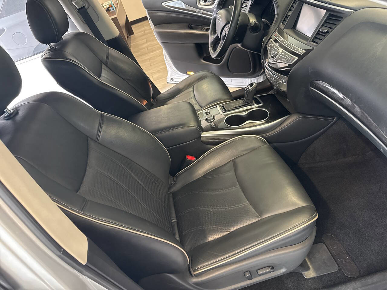 Used 2020 INFINITI QX60 Luxe w/ Essential Package AWD/4WD image 36