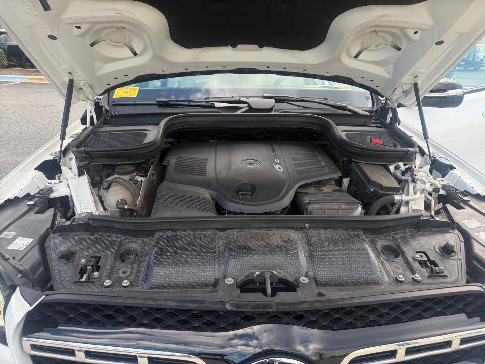Used 2022 Mercedes-Benz GLS 450 4MATIC image 19