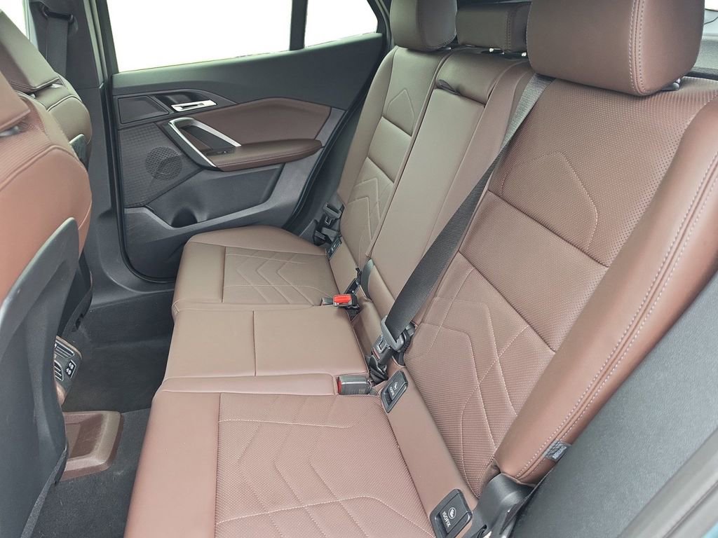 Used 2025 BMW X2 xDrive28i image 13